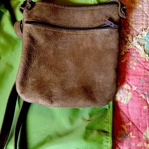 Selling cross body leather purse, used once,